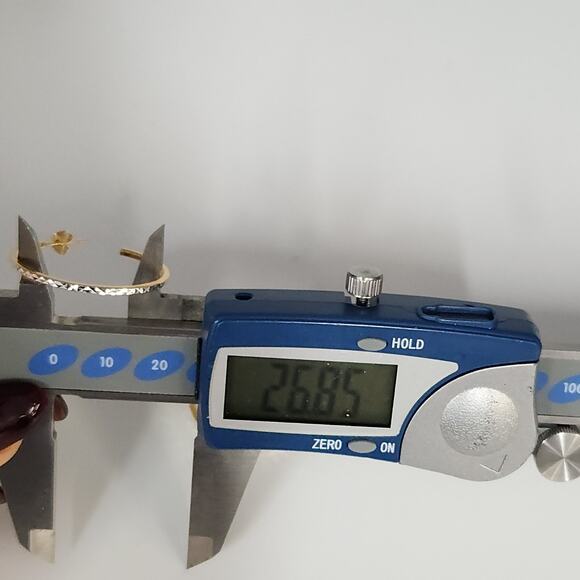 Elegant 925 Sterling Silver & Gold Tone Diamond Cut Hoop Earrings - Picture 11 of 11